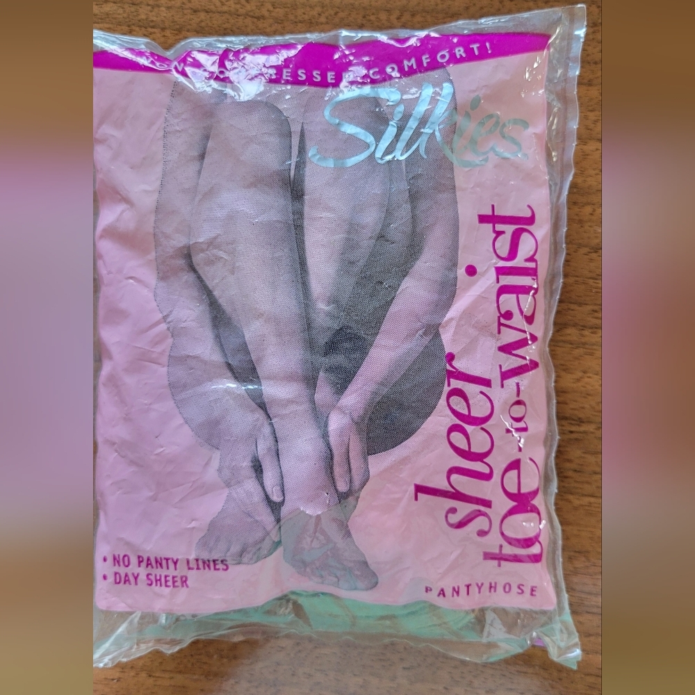 2 pairs of Silkies Sheer toe-to-toe medium nude-natural pantyhose